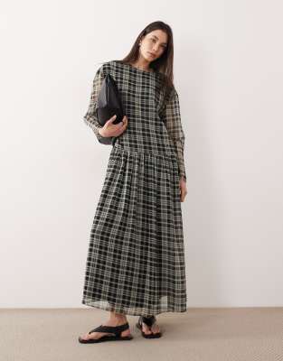 ASOS DESIGN - Maxi-Hängerkleid aus Chiffon in Grün kariert mit tiefer Taille-Bunt