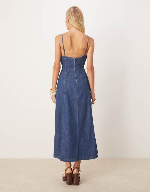 ASOS DESIGN – Maxi-Jeanskleid aus Chambray in Mittelblau mit Taillennähten, 3 von 4