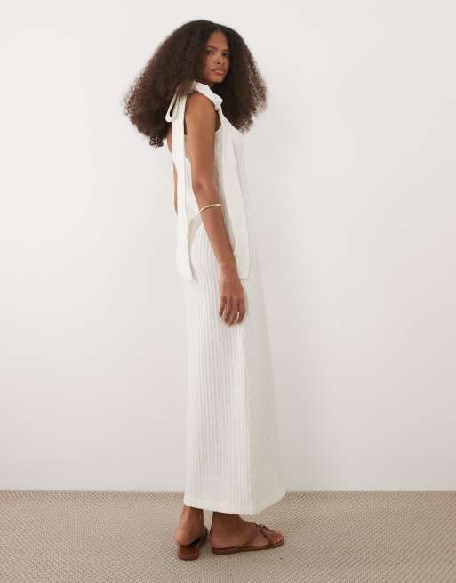 ASOS DESIGN - Maxi jurk met blote schouder en strikdetail in crème, 4 van 4
