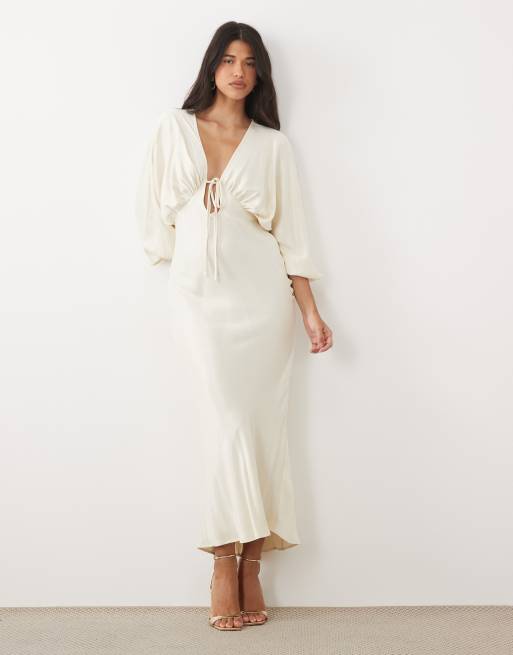 ASOS DESIGN maxi jurk met diepe hals en vleermuismouwen in ivoorwit, 2 van 4