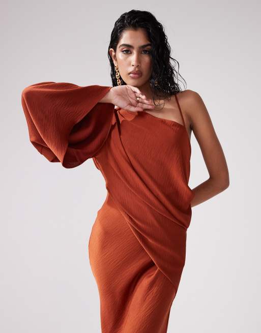 ASOS DESIGN - Maxi jurk met één mouw en gedrapeerd lijfje in roestbruin, 3 van 4