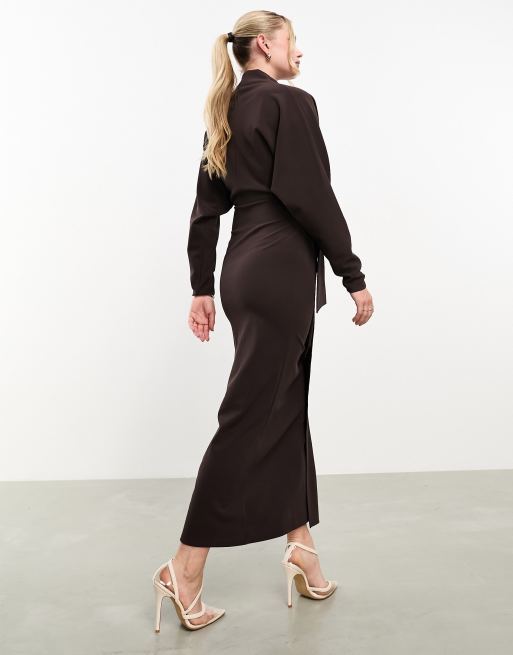 ASOS DESIGN - Maxi-jurk met gedrapeerde halslijn en rok met gestrikte overslag in bruin, 4 van 4