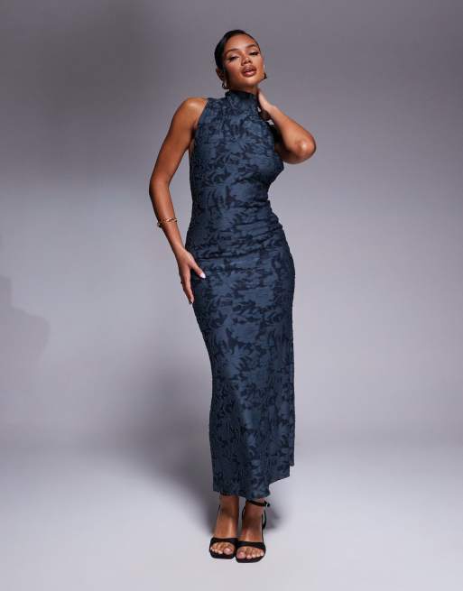 ASOS DESIGN - Maxi jurk met halternek en open achterkant met gedrapeerd detail in blauw