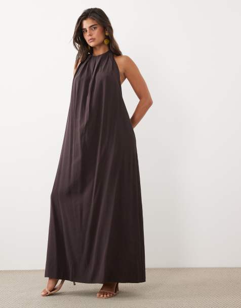 ASOS DESIGN maxi jurk met hoge gerimpelde hals en open rug in chocoladebruin - view 1