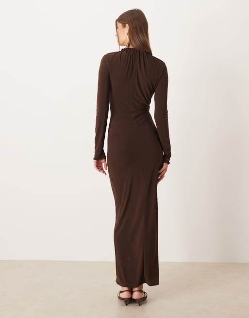 ASOS DESIGN - Maxi-jurk met lange mouwen en gerimpelde voorkant in chocoladebruin, 3 van 4