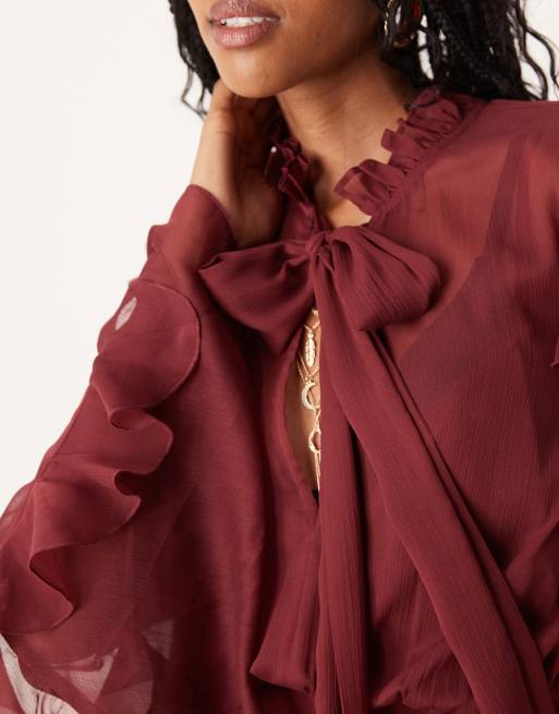 ASOS DESIGN - Maxi jurk met lange mouwen en ruches in effen bordeauxrood, 2 van 4