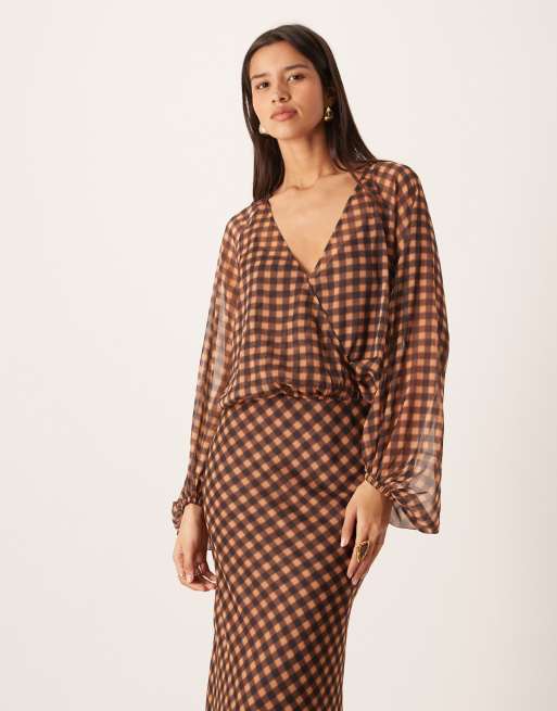 ASOS DESIGN - Maxi jurk met overslag en vervaagde ruit in bruin, 4 van 4