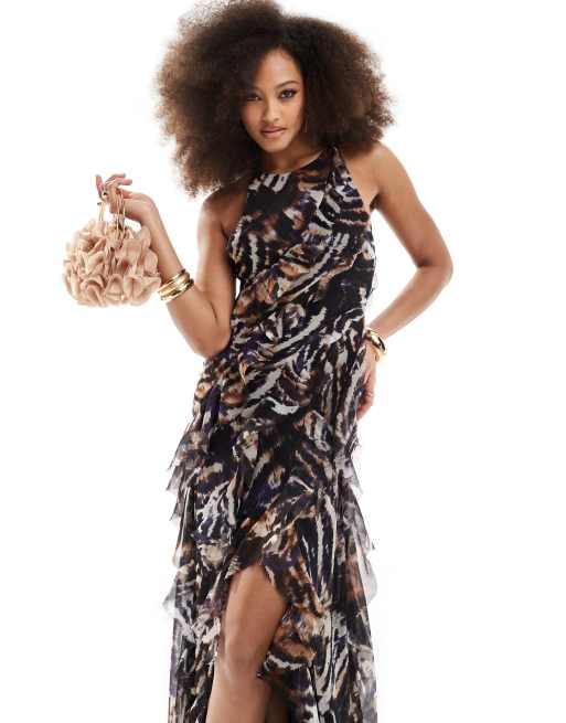 ASOS DESIGN - Maxi-jurk met racerhalslijn, ruches en ongelijke zoom in abstracte dierenprint
