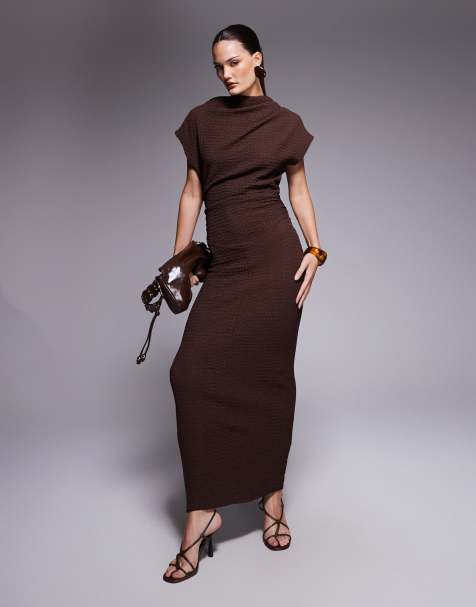 ASOS DESIGN - Maxi jurk met verlaagde mouwen in chocoladebruin - view 1