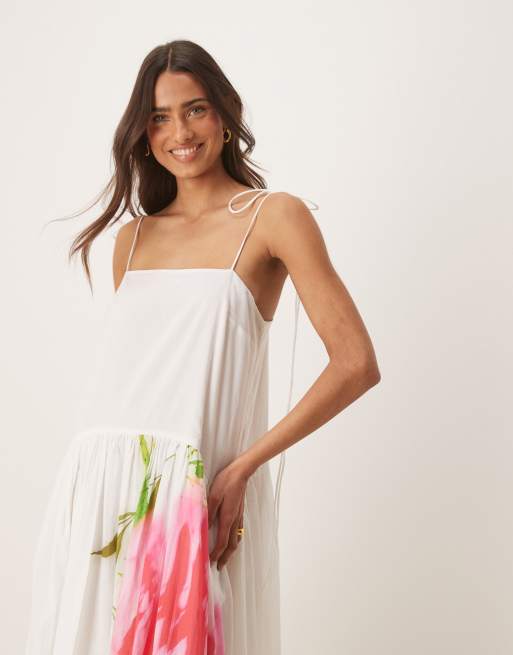 ASOS DESIGN - Maxi-jurk met verlaagde taille in wit met bloemenprint, 3 van 4