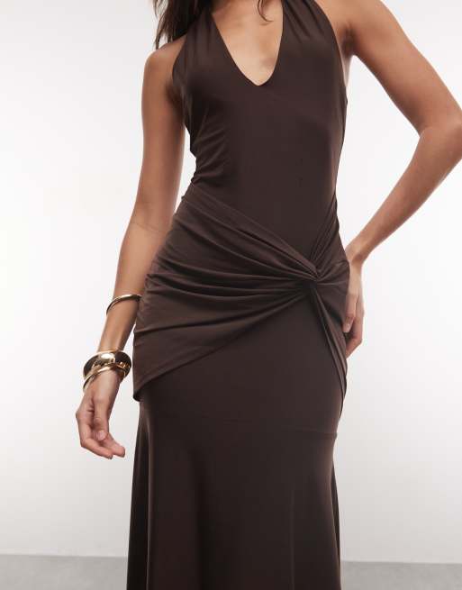 ASOS DESIGN maxi jurk tot op de grond met verlaagde taille en twist in chocoladebruin, 3 van 4