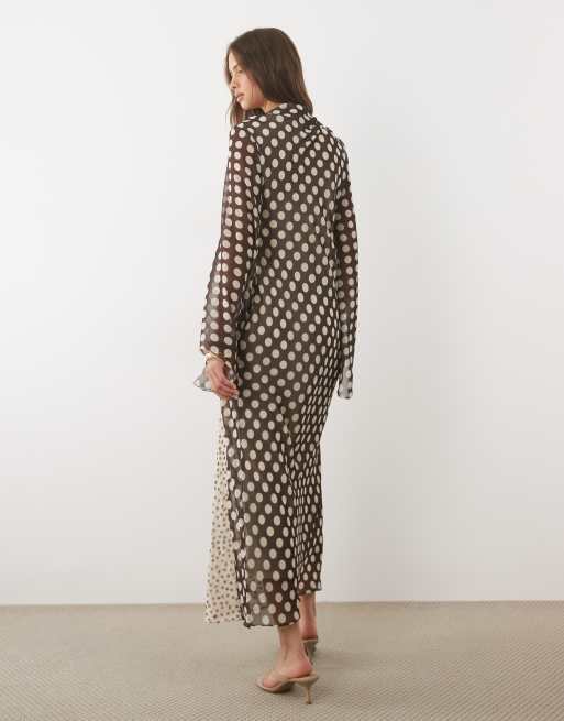 ASOS DESIGN - Maxi jurk van chiffon met rechte hals en stippen in bruin, 2 van 4