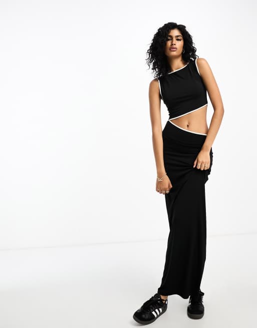 ASOS DESIGN - Maxi jurk van gladde stof met uitsnijding en contrasterende biezen in zwart