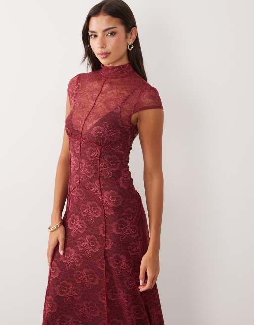 ASOS DESIGN maxi-jurk van kant met contrasterende voering in pruimkleur, 2 van 4