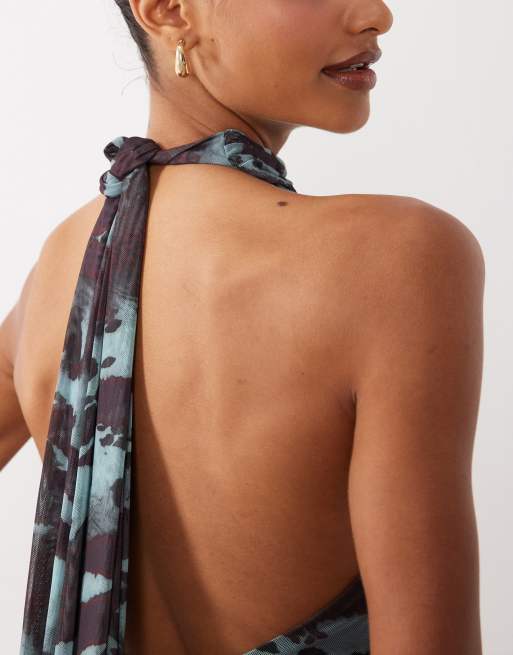 ASOS DESIGN - Maxi-jurk van mesh met gestrikte halternek aan de achterkant en gedraaide buste in abstracte print, 2 van 4
