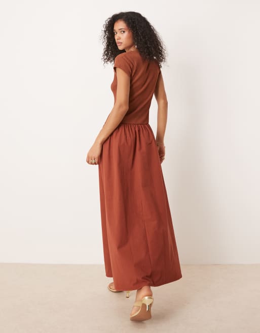 ASOS DESIGN - Maxi jurk van popelinemix met textuur, verlaagde taille in roestbruin, 2 van 4
