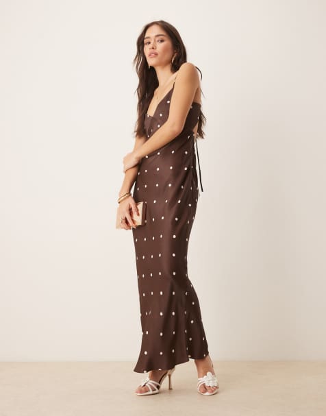 ASOS DESIGN - Maxi jurk van satijn met gestrikte achterkant en stippen in chocoladebruin - view 1