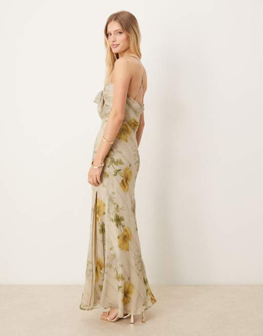 ASOS DESIGN - Maxi jurk van satijn met strik van chiffon op de buste en bloemenprint in geel, 4 van 4