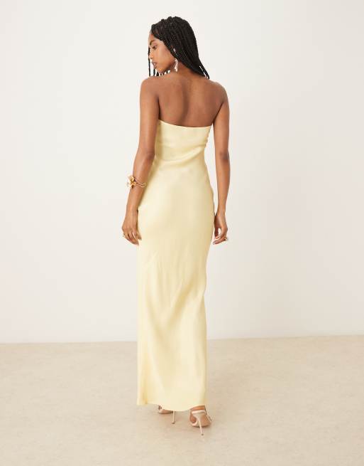 ASOS DESIGN - Maxi jurk van schuingesneden satijn met bandeau halslijn in lichtgeel, 3 van 4