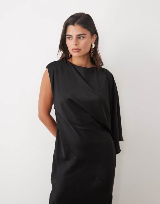 ASOS DESIGN maxi met blote schouder en open achterkant in zwart, 2 van 4