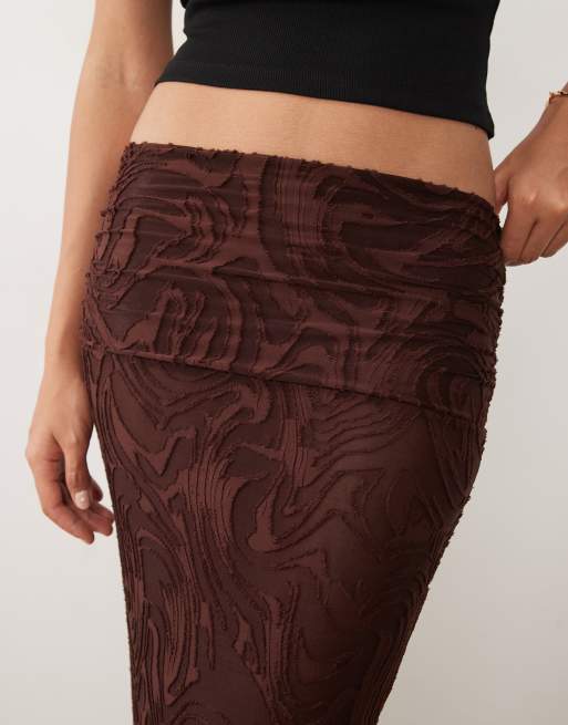 ASOS DESIGN maxi-nederdel med burnout og overwrap-detalje i chokolade, 3 af 5