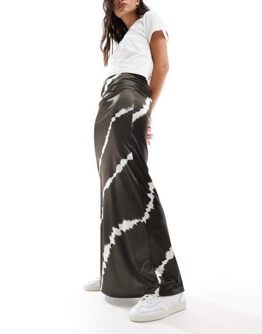 ASOS DESIGN - Maxi rok van satijnen keperstof met tie-dye-print