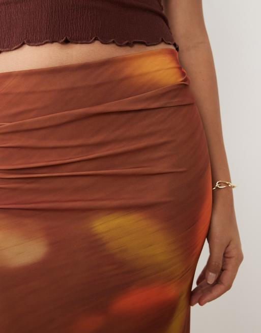 ASOS DESIGN maxi skirt with ruched side detail in blurred sunset print, 4 of 5