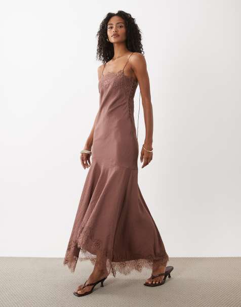 ASOS DESIGN - Maxi slipdress met camibandjes en kanten inzetstuk in chocoladebruin - view 1
