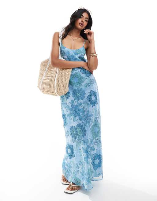 ASOS DESIGN - Maxi slipdress van chiffon met lage ronde hals en paisley motief in blauw