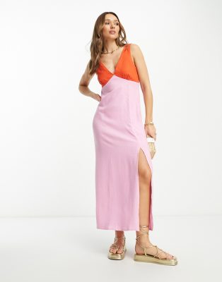 ASOS DESIGN - Maxi-Sommerkleid zum Hineinschlüpfen aus Leinen mit V-Ausschnitt und Blockfarbendesign in Rosa und Rot-Bun...