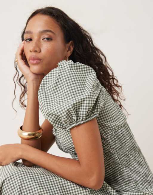 ASOS DESIGN – Maxi-Stufenkleid mit Vichy-Karos in Olivgrün und geraffter Brustpartie und Oberteil, 3 von 4