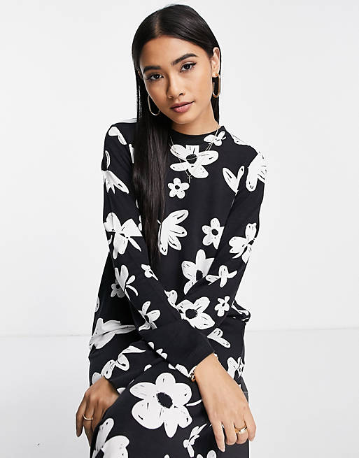 Women maxi t-shirt dress in mono floral print 