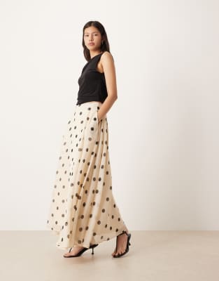ASOS DESIGN - Maxi-Tellerrock aus Chiffon in Creme mit Polka Dots-Bunt