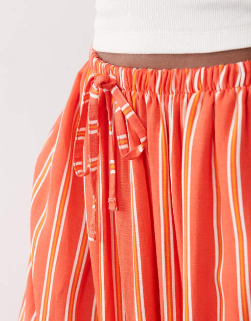 ASOS DESIGN – Maxi-Tellerrock aus Leinenmix in Rot gestreift, 4 von 5