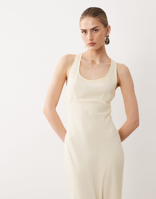 ASOS DESIGN – Maxi-Trägerkleid in Blassgelb mit U-Ausschnitt und kontrastierendem Besatz, 3 von 4