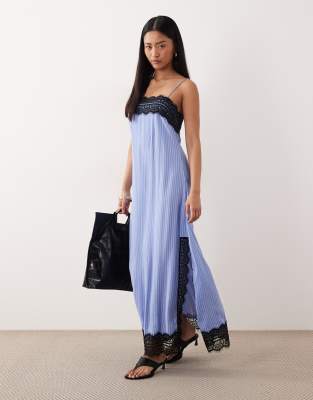 Maxi-Trägerkleid in gestreiftem Blau mit Spitzenborte-Bunt Bunt 36
