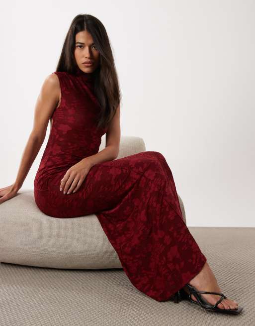 ASOS DESIGN maxikjole i blomster-devoré med synlige sømme, høj hals og cap sleeve-detalje i burgundy, 4 af 4