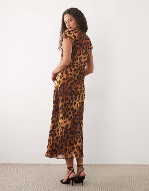 ASOS DESIGN - Maxikjole i chiffon med flæseærmer og leopardprint, 4 af 4