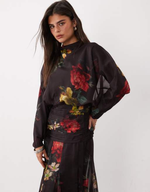 ASOS DESIGN maxikjole i chiffon med smock i taljen, panel og godet i brunt blomsterprint, 4 af 4