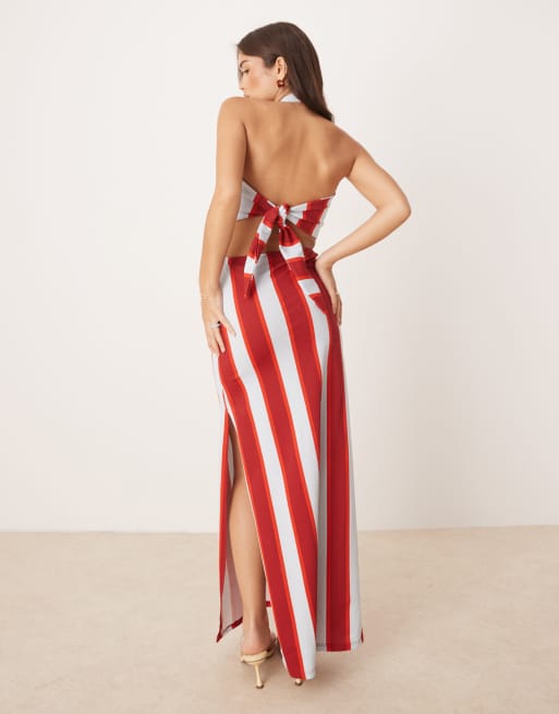 ASOS DESIGN - Maxikjole med halterneck, sløjfedetaljer og røde striber, 3 af 4
