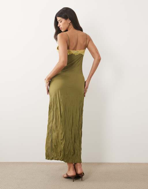ASOS DESIGN maxikjole med krøllet struktur og blondedetalje i oliven og sennep, 3 af 4