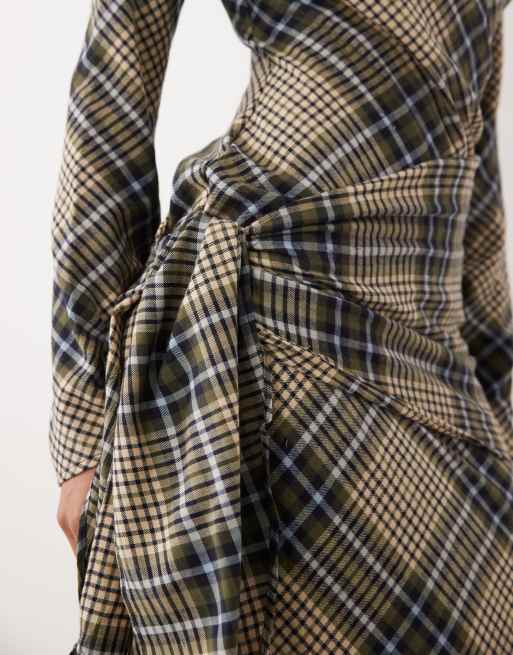 ASOS DESIGN maxikjole med rund hals, lange ærmer og tørklædedetalje i ternet tan, 2 af 4