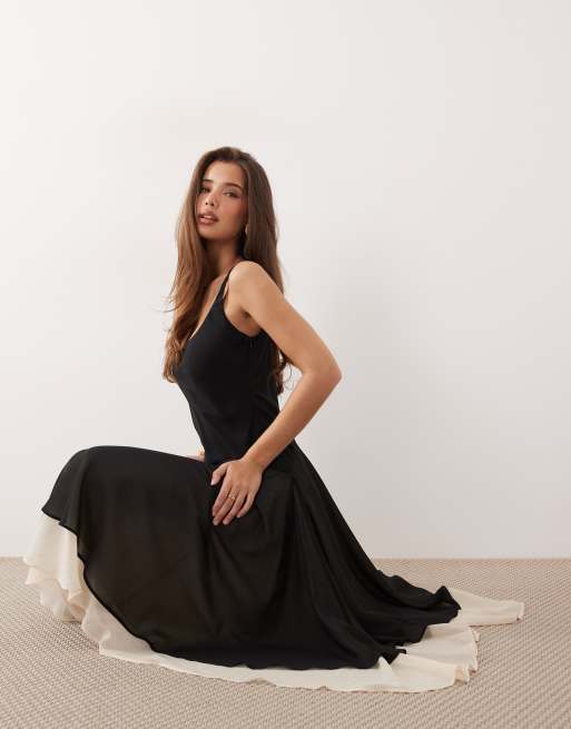 ASOS DESIGN maxikjole med skråskåret overdel og skørt med vidde, dobbeltlag og monokromt mønster, 2 af 4