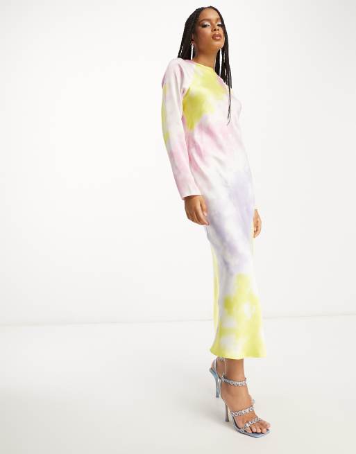 ASOS DESIGN - Maxikjole med skråsnit og marmorprint i satin