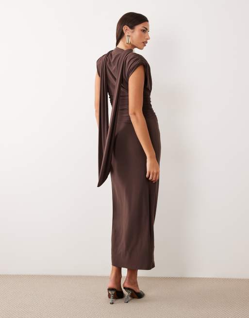 ASOS DESIGN maxikjole med skulderpuder i chokolade, 3 af 4