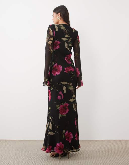 ASOS DESIGN maxikjole med vandfaldsudskæring i chiffon med mørk pink blomsterprint, 4 af 4