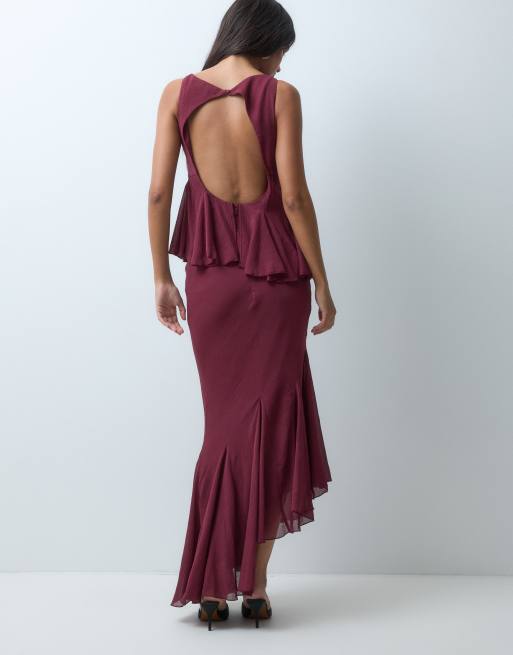 ASOS DESIGN maxiklänning i burgundy med sned hög halsringning, asymmetrisk liv och fåll med godet, 4 av 5