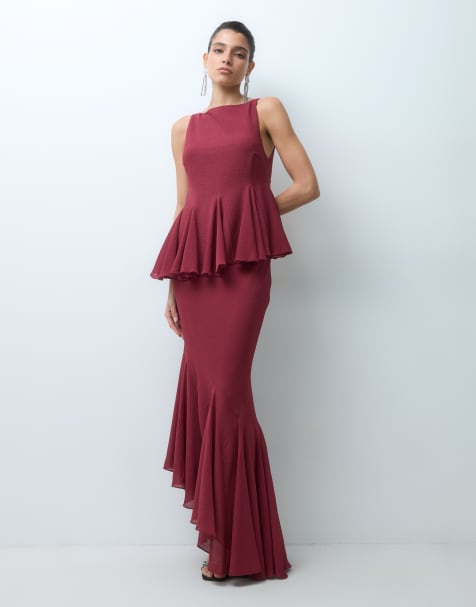 ASOS DESIGN maxiklänning i burgundy med sned hög halsringning, asymmetrisk liv och fåll med godet - view 1