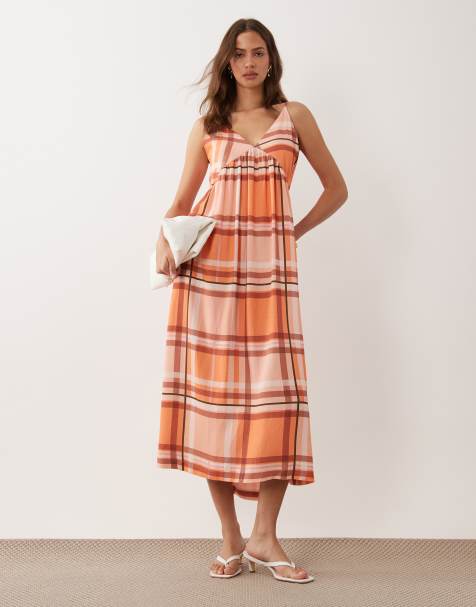 ASOS DESIGN maxiklänning i linneblandning med djup v-ringning och orange rutmönster - view 1