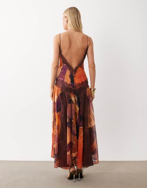 ASOS DESIGN maxiklänning i satin- och chiffongmix med spetsapplikation, v-ringning och abstrakt tryck, 2 av 4